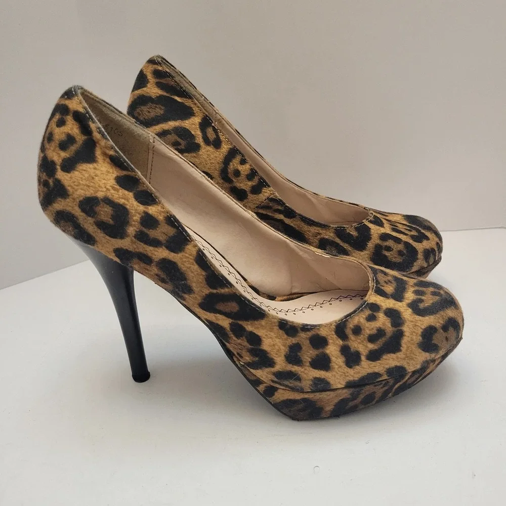 Olsenboye Platform High Heels Women's Sz 8M Leopard Animal‎ Print Mob Wife Shoes